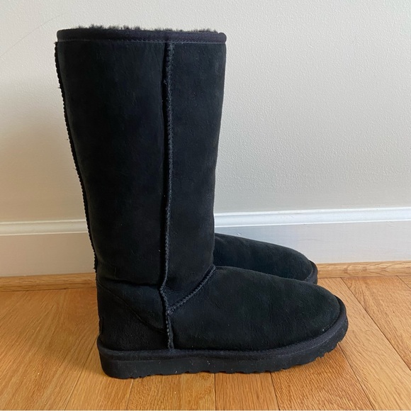 UGG Shoes - UGG Classic Tall II Boots Women's 8 Black Suede Leather Shearling Fur Lined Soft